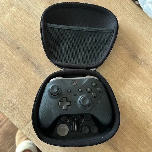 Elite Series 2 Wireless Controller for Xbox - Picture 4 of 6